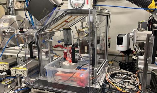 Operando liquid phase catalysis set-up on B18 at Diamond Light Source probing catalysts stability during biomass upgrading